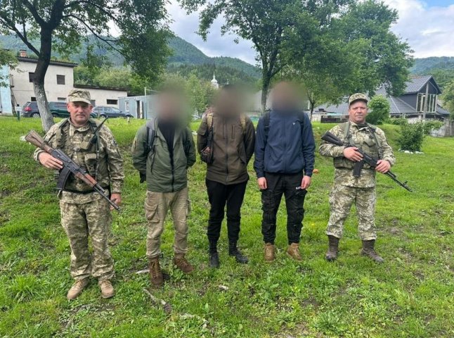 Рятувальники розповіли про випадок, який трапився із чоловіками на Рахівщині Рятувальники розповіли про випадок, який трапився із чоловіками на Рахівщині