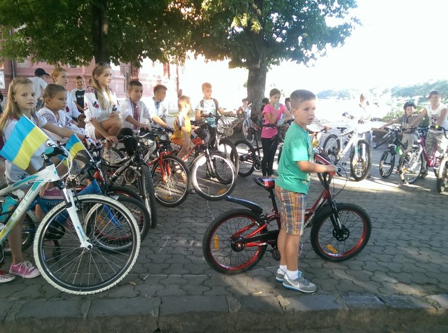 У неділю Ужгородом проїдуть велосипедисти-патріоти