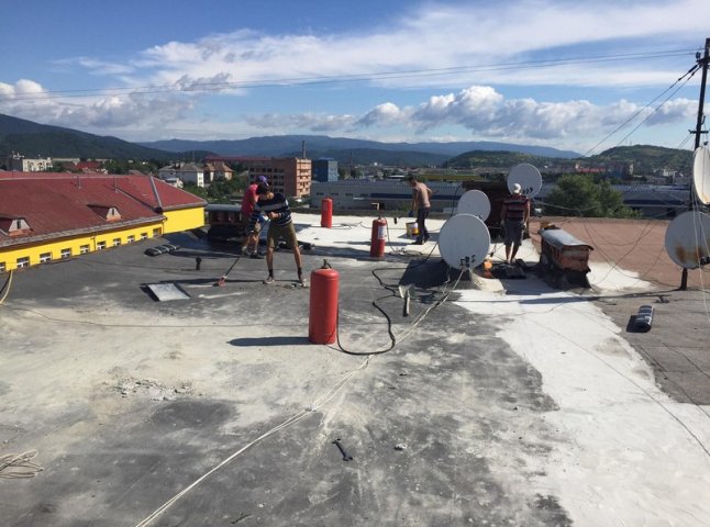 У Мукачеві ремонт даху на багатоповерхівці обійдеться у понад 540 тисяч