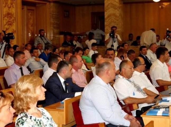 Депутати Закарпатської облради просять якнайшвидше відремонтувати кілька проблемних доріг