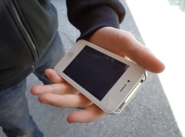 На Виноградівщині спіймали грабіжника мобільних телофонів