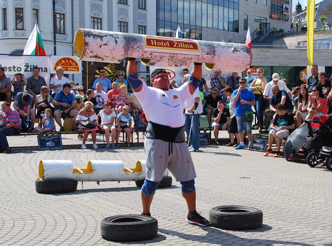 Закарпатці взяли участь у вже традиційному турнірі стронгменів "Кубок Словʹян" (ФОТО)