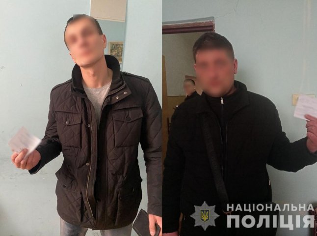 У Мукачеві поліція виявила дві працюючі ігротеки. Їх відвідувачів відправили у військкомат