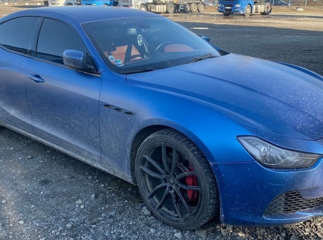 У закарпатця вилучили спорткар Maserati Ghibli