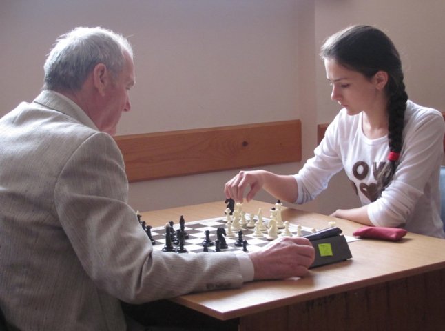 До Дня Конституції на Рахівщині відбувся районний чемпіонат з шахів