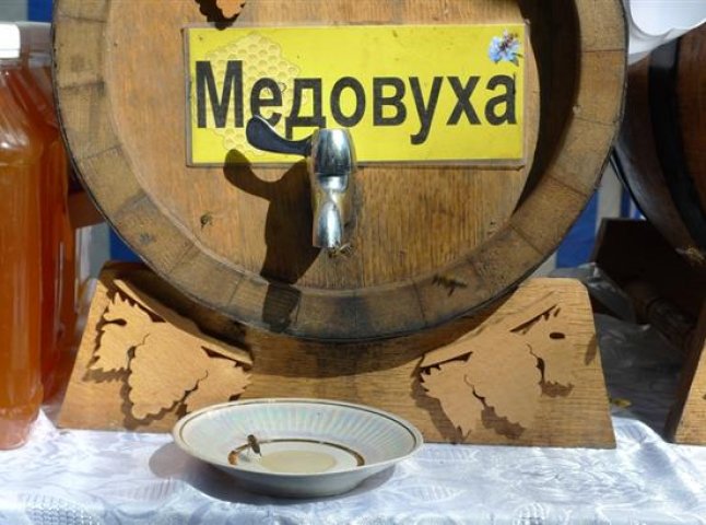 У березі в Ужгороді відбудеться фестиваль-ярмарок медовухи