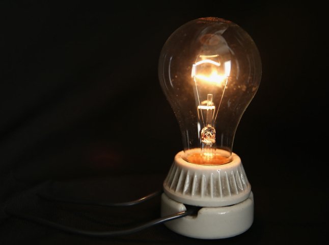 Як довго доведеться сидіти без світла: графік відключення електроенергії на 11 червня