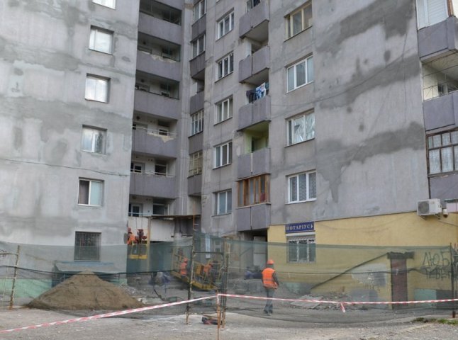Монтажники розповіли про свою роботу на найвищій будівлі Ужгорода