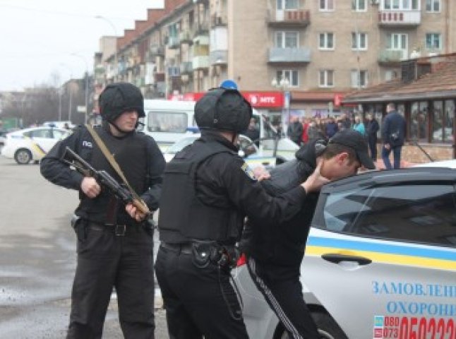 В Ужгороді "пограбували" банк