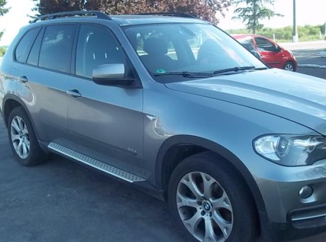 На Чопській митниці затримали “BMW X5″, вартістю 209 тисяч гривень (ФОТО)