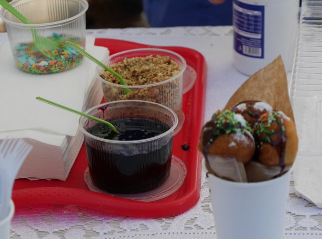 В обласному центрі сьогодні, 11 лютого, стартував смачний фестиваль "Ужгородська палачінта"