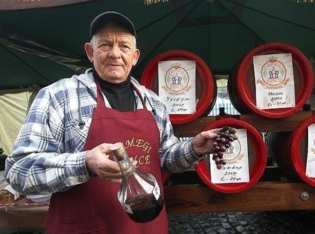 Подарунок від мера Мукачева за найкраще вино отримає Іван Урста