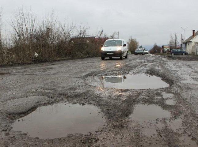 У Службі автомобільних доріг Закарпатської області розповіли про ремонт вулиці Пряшівської