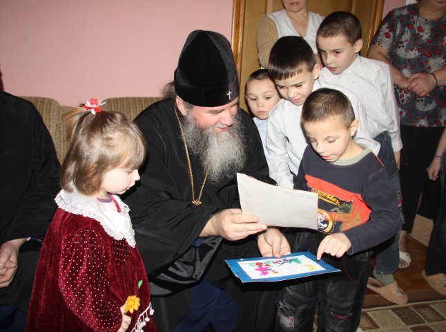 У переддень Різдва Христового архієпископ Феодор відвідав Чинадіївський будинок-інтернат