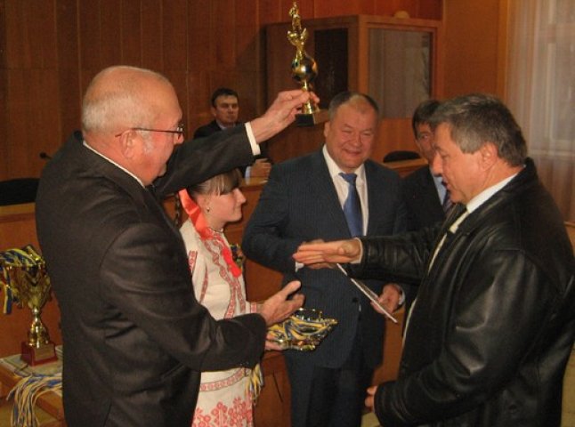Відбулось нагородження кращих футбольних команд та гравців Берегівщини (ФОТО)