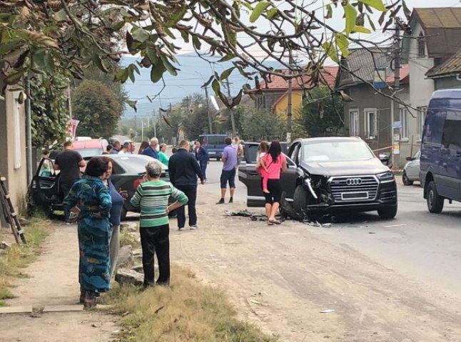На Тячівщині сталась ДТП: у одній з машин була сім’я з дитиною