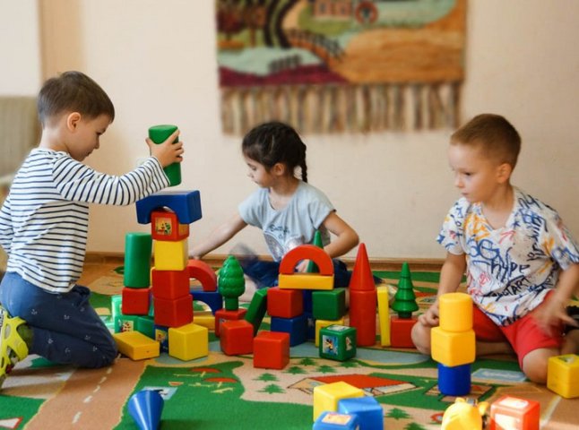 Епідеміологи категорично проти відкриття дитсадків у Закарпатській області