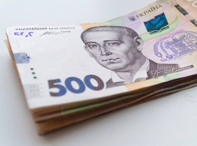 До 570 гривень відразу після Дня народження: хто отримає від держави надбавку