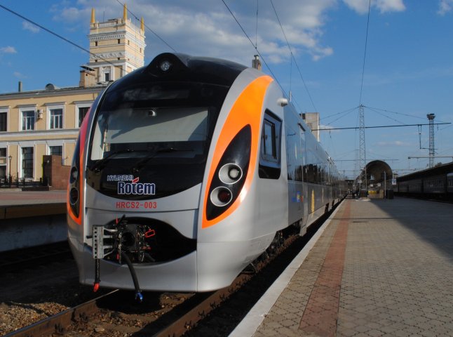 «Укрзалізниця» планує запустити потяг від Мукачева до угорської Загоні