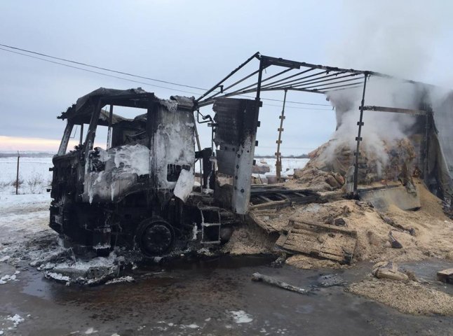 Нові деталі пожежі біля Ракошина: від російської вантажівки нічого не залишилось