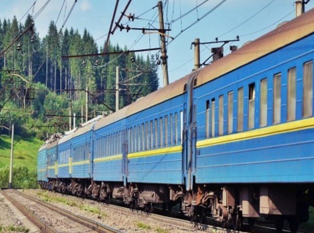 Москаль просить «Укрзалізницю» виділити додатковий – «сакуровий» потяг до Ужгорода