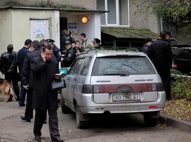 Буремні 90-і повертаються: в Ужгороді застрелили підприємця (ФОТО)