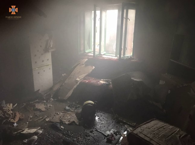 На Берегівщині загорівся будинок