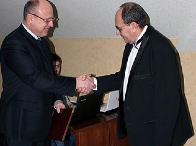 На конференції молодих вчених в Ужгороді словацький професор отримав почесне звання