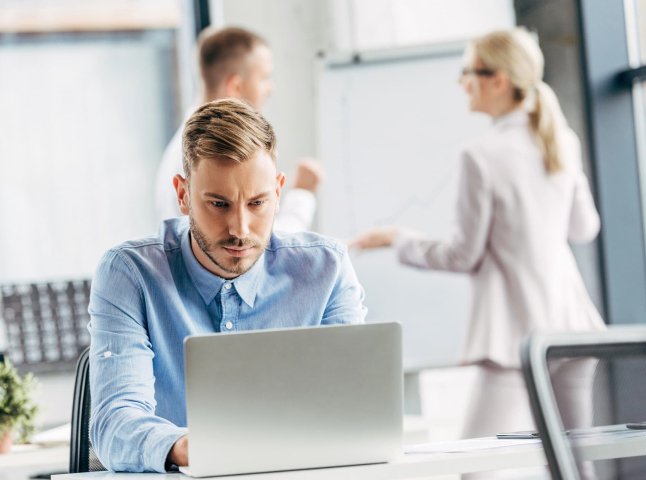 В Україні можуть запровадити новий формат роботи В Україні можуть запровадити новий формат роботи