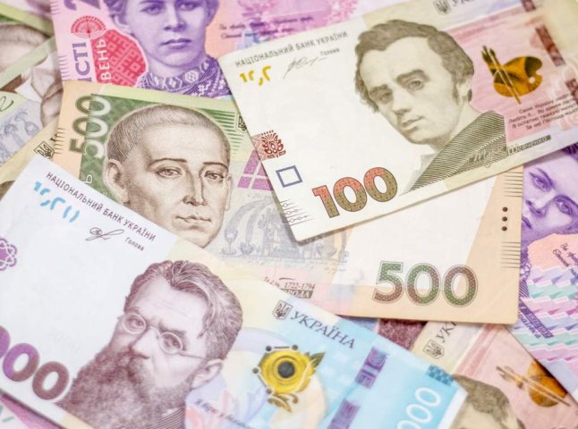 Влада хоче знати, звідки в українців гроші та контролювати їх витрати