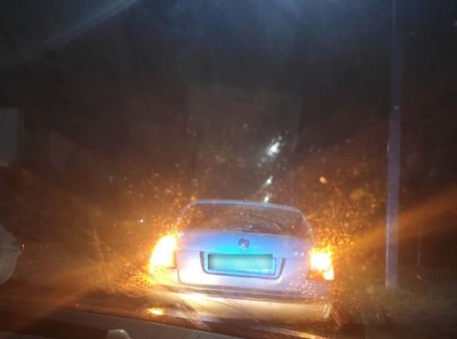 У Мукачеві, в мікрорайоні Росвигово, зупинили водія, який їздив під кайфом