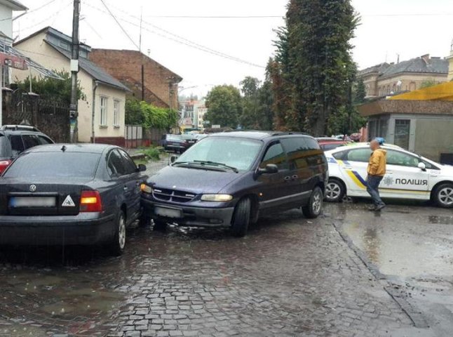 В Ужгороді стались дві дорожньо-транспортні пригоди за участі іномарок