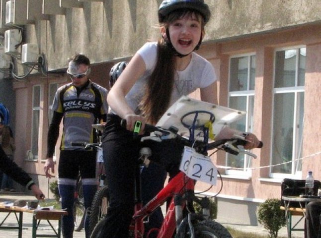 13-річна мукачівка Анастасія Моїсеєва перемогла на юнацькому чемпіонаті Закарпаття з МТВО (ФОТО)