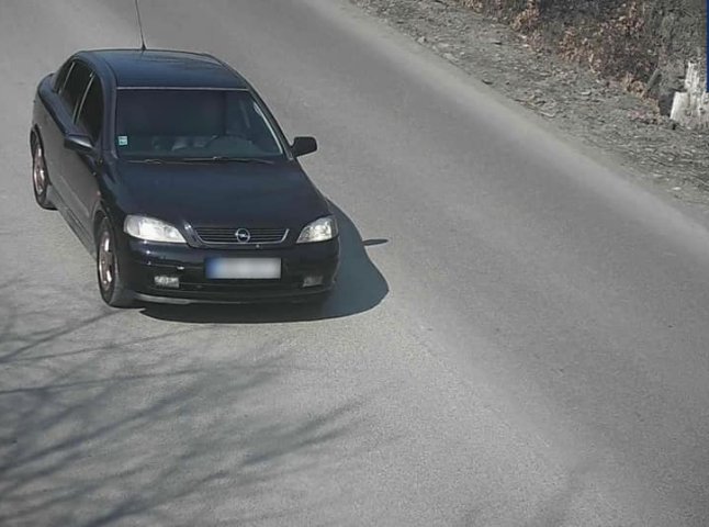 Поліцейські розшукали дівчину, яку підозрюють у вчиненні ДТП та втечі з місця події