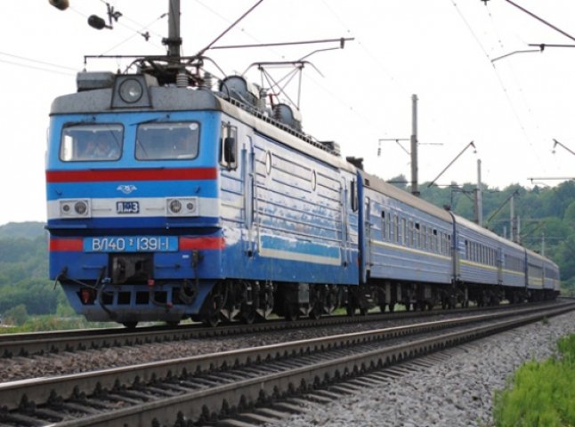 Графік руху потяга "Мукачево–Сянки" зазнає тимчасових змін