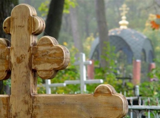 Мукачівське село вимагає кладовище