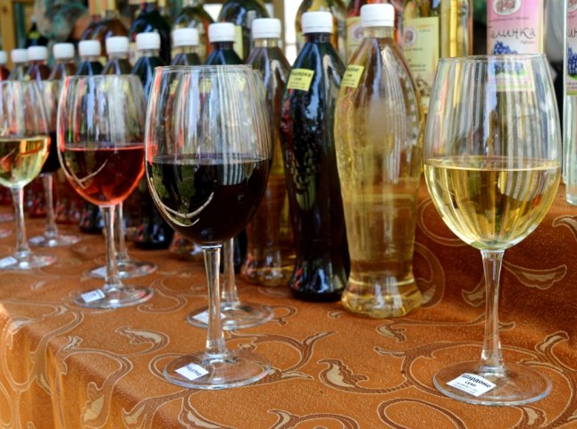 У виноградівському парку Перен відбувся винний фестиваль «Угочанська лоза»