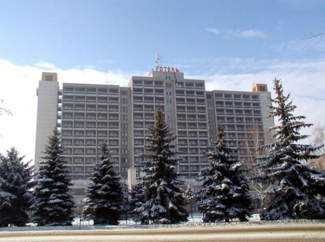 В Ужгороді біля відомого готелю шукали вибухівку