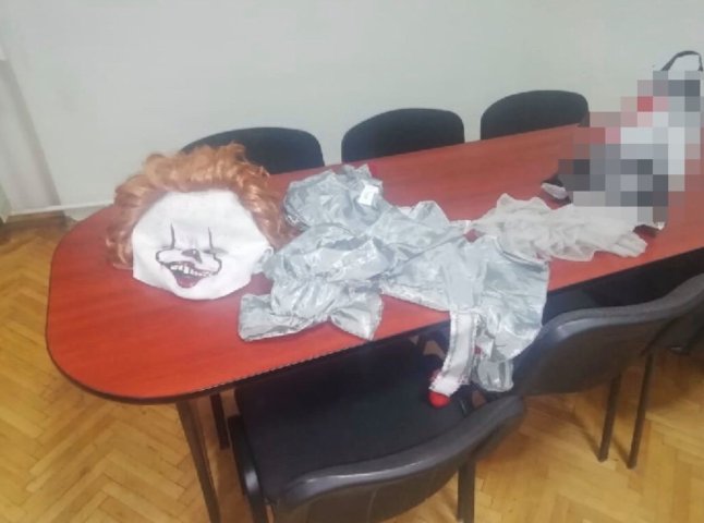 Мукачівський клоун: стало відомо, хто весь цей час ховався за маскою