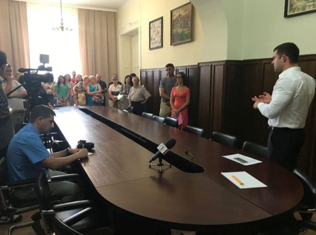 Обурені громадяни прийшли до мера Мукачева на бесіду