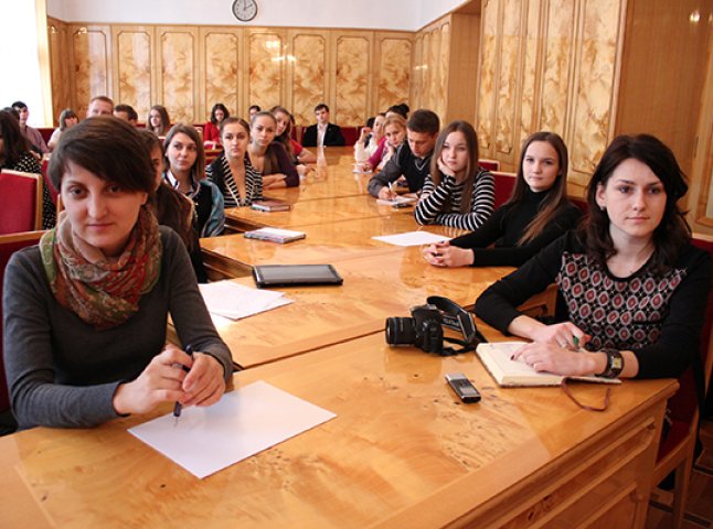Голова облдержадміністрації Олександр Ледида зустрівся із членами Студентської ради