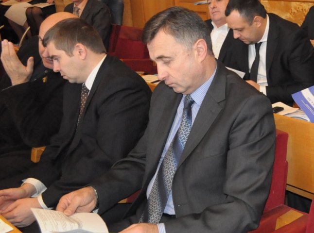 Депутат облради просить виділити 600 тисяч гривень на капітальний ремонт доріг на Великоберезнянщині