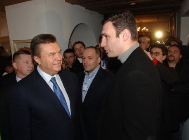 Кличко зрівнявся у рейтингу із Януковичем