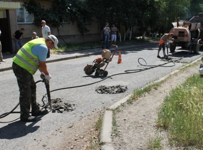 В Ужгороді відбувається ремонт доріг та внутрішньоквартальних мереж
