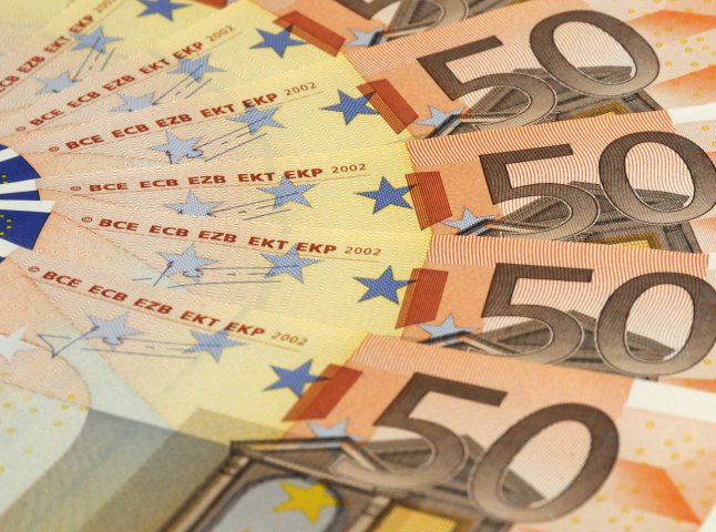 П′ятеро зловмисників затягнули свою жертву до машини і вимагали гроші в сумі 18 тисяч євро