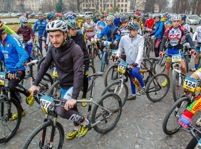 В Ужгороді стартував чемпіонат України з "гірського" велоспорту (ФОТО)