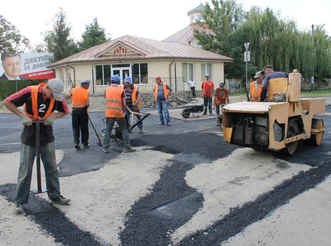 В Ужгороді ремонтували один із найпроблемніших відрізків дороги у місті