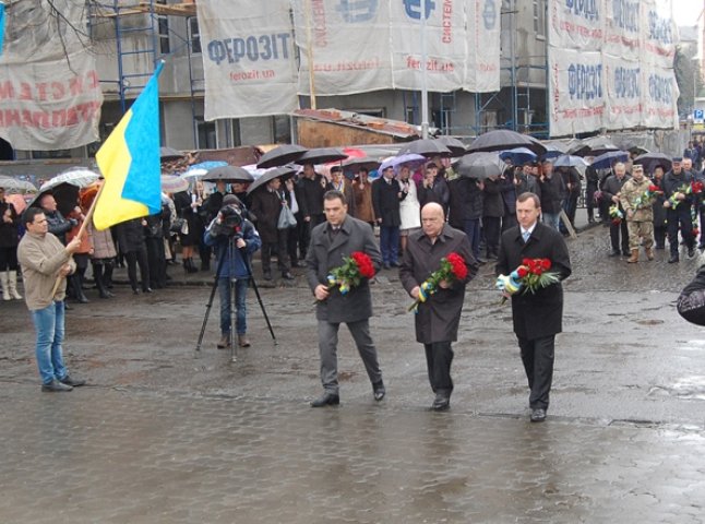 В Ужгороді вшанували 77-у річницю Незалежності Карпатської України
