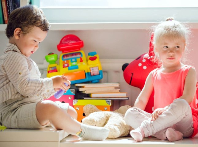 Щомісяця дають 8000 гривень: де оформити допомогу на дітей