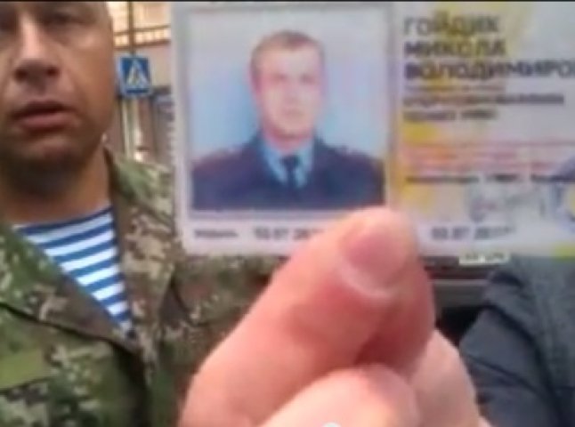 П’яний міліціонер, якого затримали в Ужгороді, працював в обласному управлінні по боротьбі з економічною злочинністю (ВІДЕО)